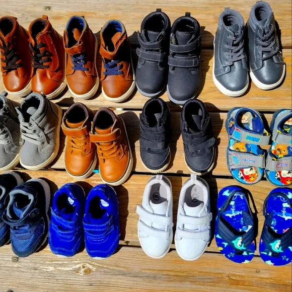 📢 FLASH SALE 🌠12 pair 🤱 Sandals , Boots, Sneakers, High Tops