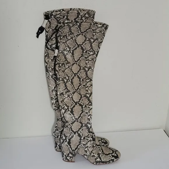 🆕️  Gianni Bini Over The Knee Snake Print Boots