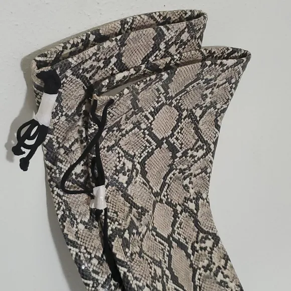 🆕️  Gianni Bini Over The Knee Snake Print Boots