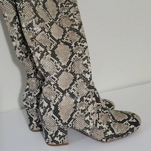 🆕️  Gianni Bini Over The Knee Snake Print Boots