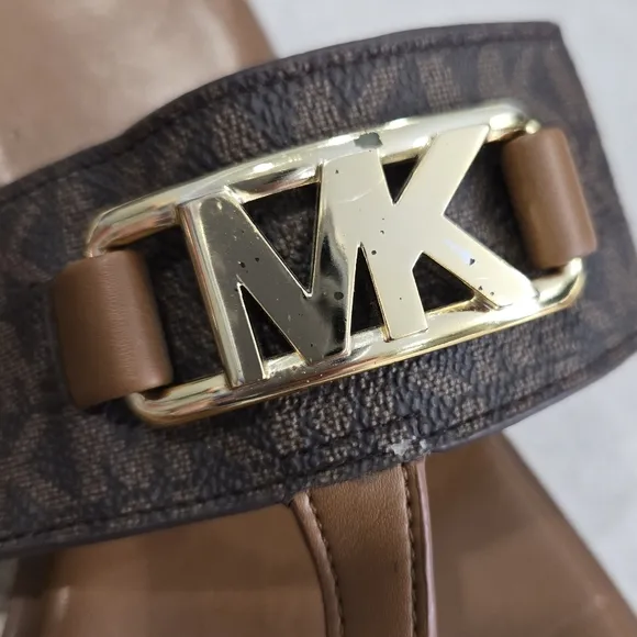 🐢 Michael Kors Camila Thong Sandals Size 8.5 Great Shape!