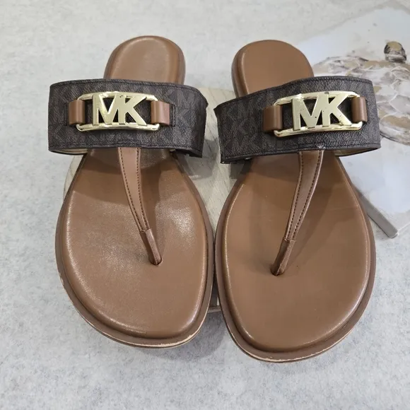 🐢 Michael Kors Camila Thong Sandals Size 8.5 Great Shape!