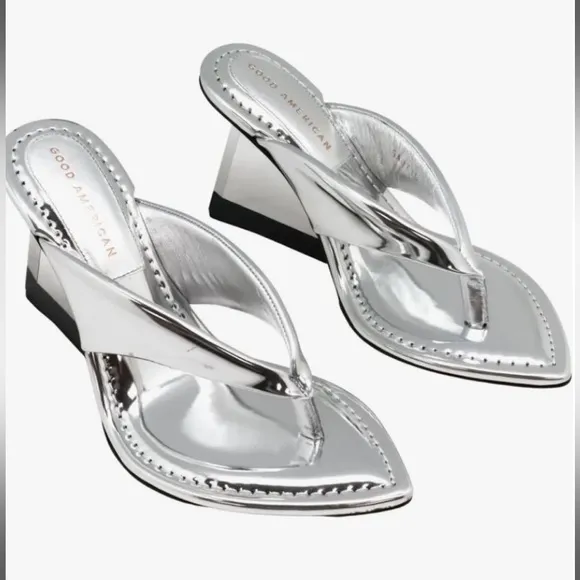 🪩 NIB! Good American Silver Lucite Heeled Thong Sandals