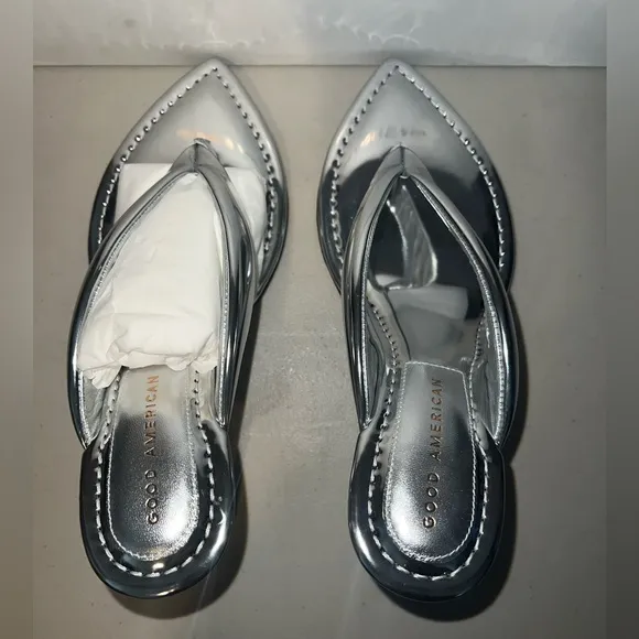 🪩 NIB! Good American Silver Lucite Heeled Thong Sandals