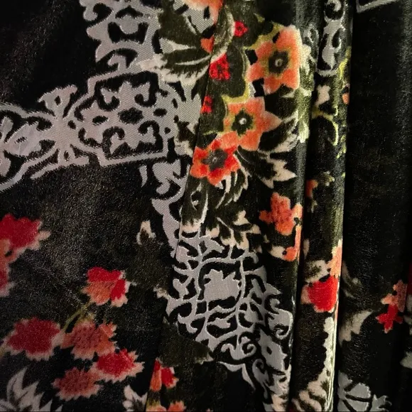🆕 NWT Anthro eri   ali Velvet Kora Floral Burnout