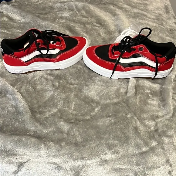 - Vans Wayvee Red and Black Popcush Waffle-Cup