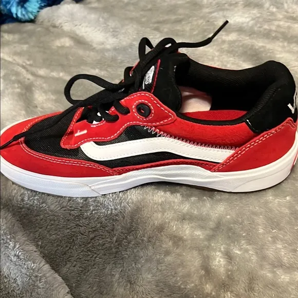 - Vans Wayvee Red and Black Popcush Waffle-Cup