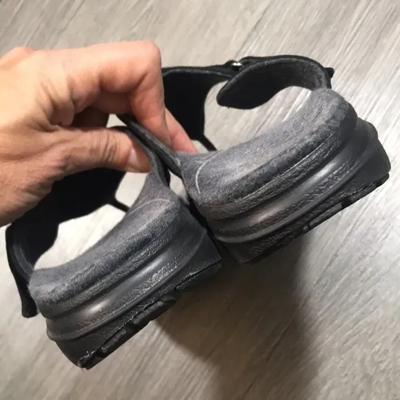 Abeo Bio System “Haven” Style Black Leather Thong sandals size 10
