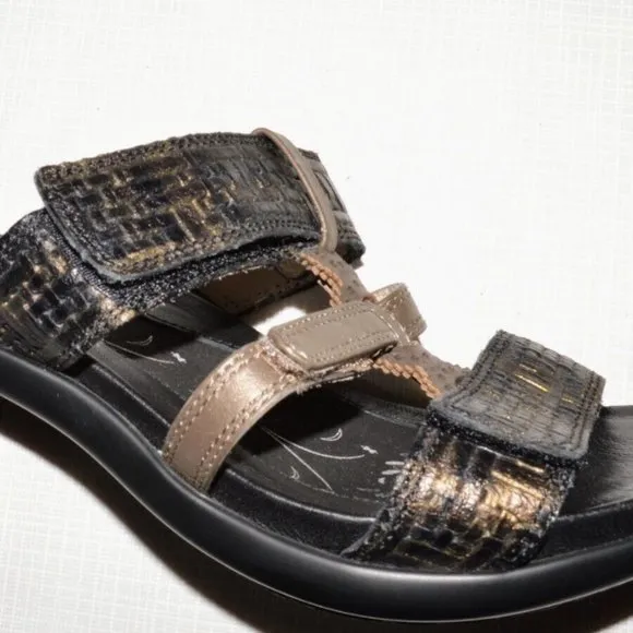 ABEO GILLIAN SZ 7 N LEATHER PLATFORM SLIP ON STRAPPY SANDALS