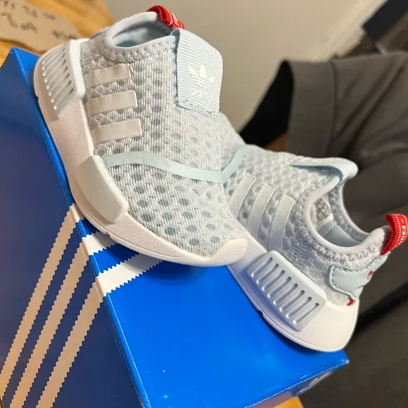 Adidas NMD Kids size 5.5C NEW