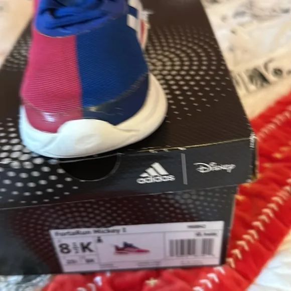 Adidas So cute toddler 8,5 sneakers. Perfect for everyday wear and play.