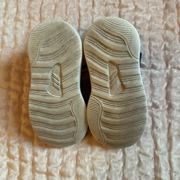 Adidas So cute toddler 8,5 sneakers. Perfect for everyday wear and play.