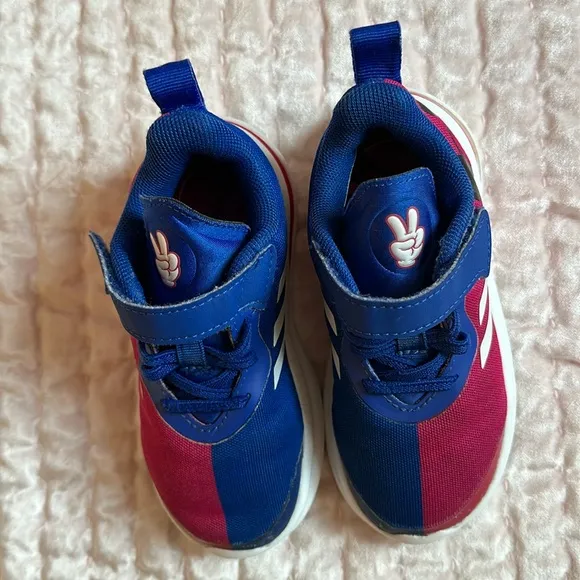 Adidas So cute toddler 8,5 sneakers. Perfect for everyday wear and play.