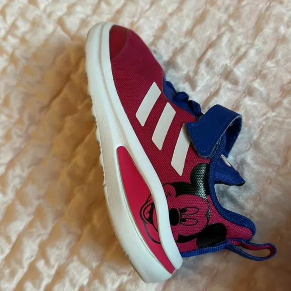 Adidas So cute toddler 8,5 sneakers. Perfect for everyday wear and play.