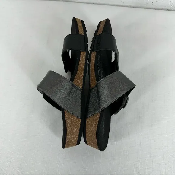 Aetrex Women’s size 7.5 Daisy Black &amp; Gunmetal Velcro Leather Sandals