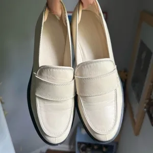 Aeyde Cream Lug Sole Loafers