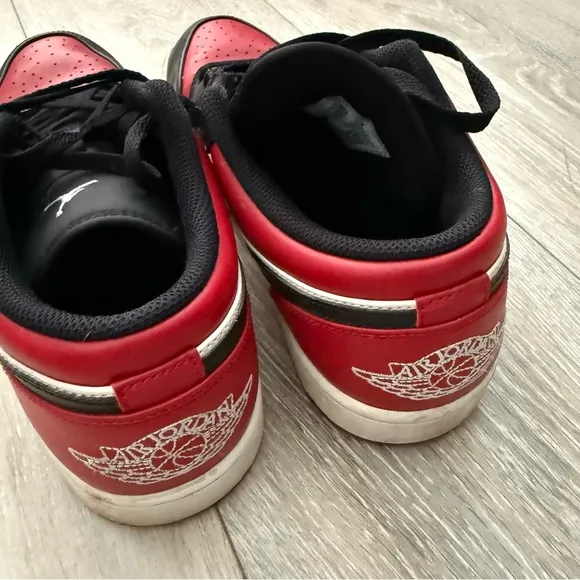 Air Jordan 1 Low Bred Toe' Men's size 10.5