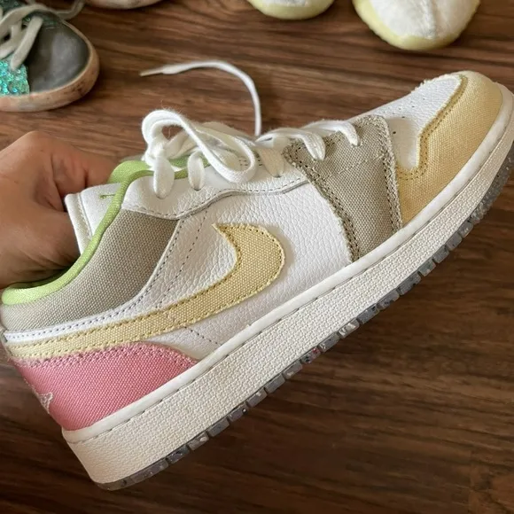 Air Jordan 1 Low SE GS 'Pastel Grind'