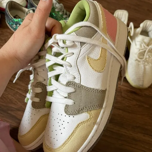 Air Jordan 1 Low SE GS 'Pastel Grind'