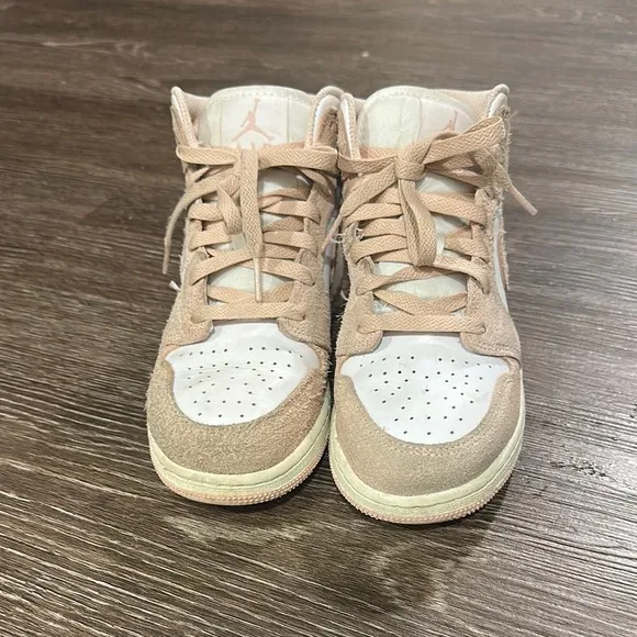 Air Jordan 1 Mid se White legend pink