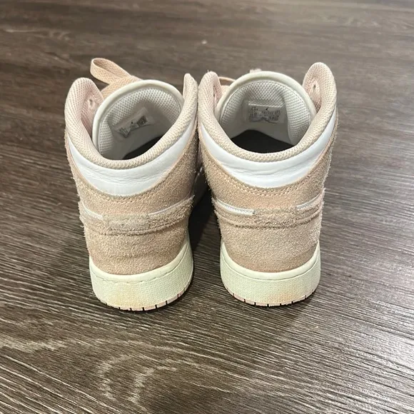 Air Jordan 1 Mid se White legend pink
