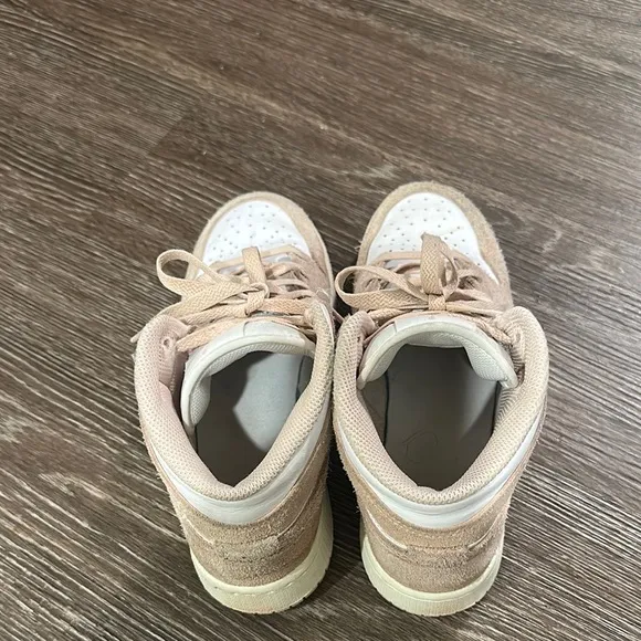 Air Jordan 1 Mid se White legend pink