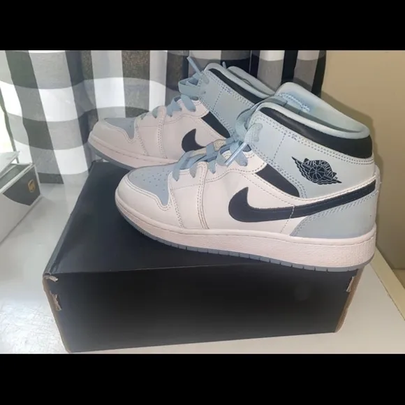 Air Jordan 1 Mid white/ice blue 5Y
