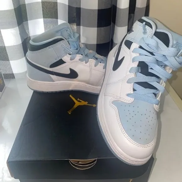 Air Jordan 1 Mid white/ice blue 5Y