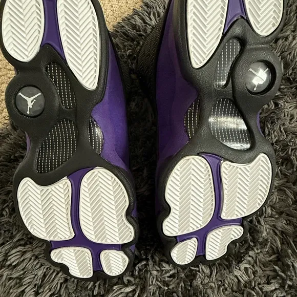 Air Jordan 13 retros Black &amp; purple never worn 6.5y