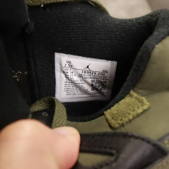 Air Jordan 4 SE Retro Craft Olive 2023 Kids Boys Shoes FB9929-200 size 2.5Y