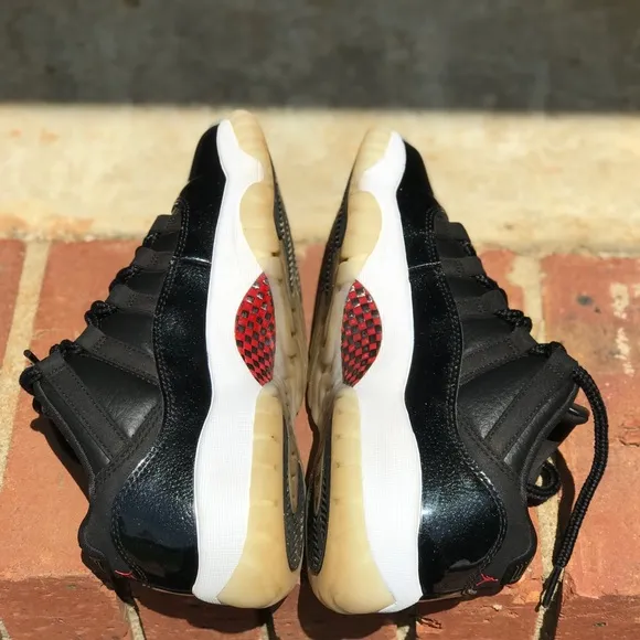 Air Jordan Retro 11 Low 72-10 GS Size 5Y / 6.5
