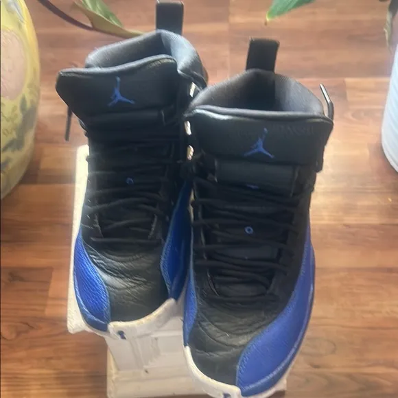 Air JORDAN Sneakers in Black and Blue Barley wore
