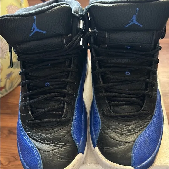 Air JORDAN Sneakers in Black and Blue Barley wore