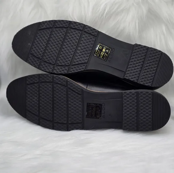 Aldo Black Sleek Leather Flats/ Loafers -- Size 8.5