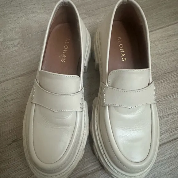 Alohas Cream Chunky Loafers