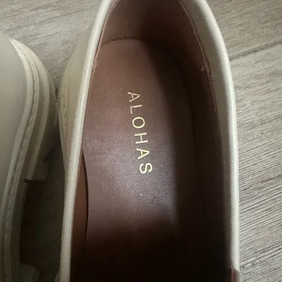 Alohas Cream Chunky Loafers