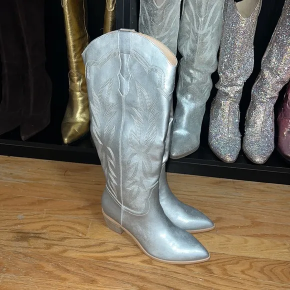 Altar’d State Silver Metallic Faux Leather Western Cowboy Boots, 7 brand new