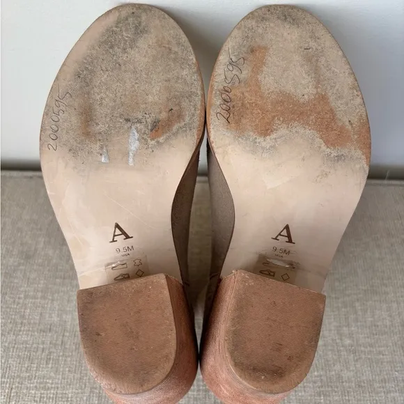 Anthropolgie Matisse Soho Suede Embossed Stacked Heel Tan Floral Ankle Boots 9.5