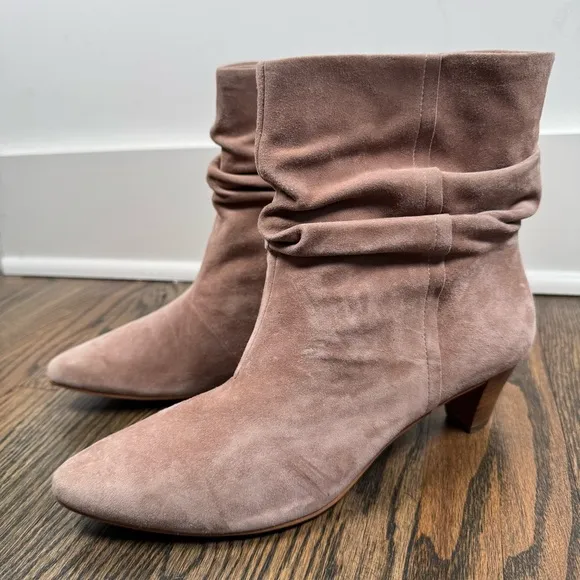 Anthropologie Silent D Tach Slouchy Ankle Boots in Beige Suede size 40/9
