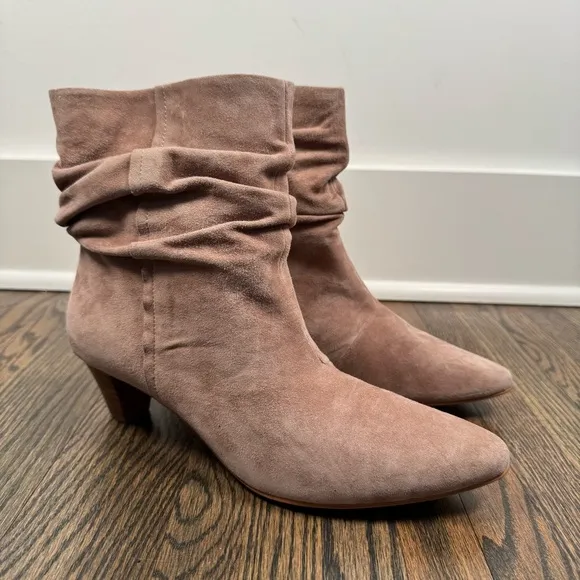 Anthropologie Silent D Tach Slouchy Ankle Boots in Beige Suede size 40/9