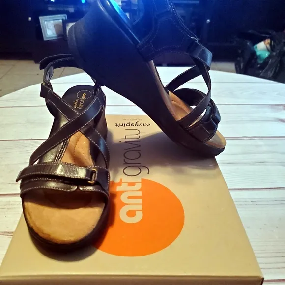 Antigravity EasySpirit Garvint Black Velcro orthodic Sandals 6.5 W NWT