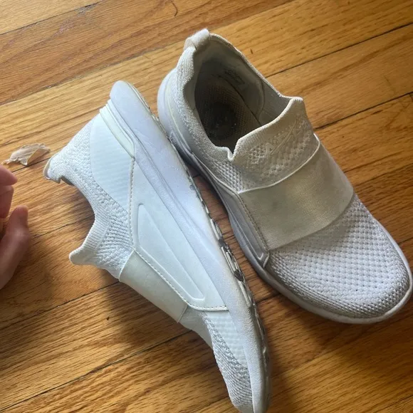 APL Size 6 White Women's TechLoom Bliss