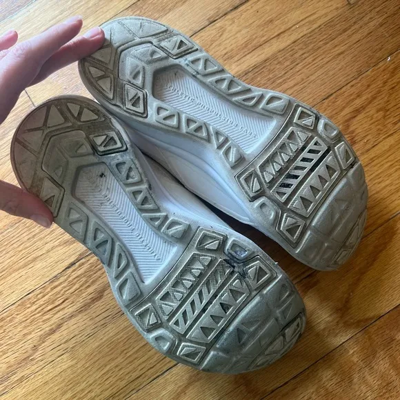 APL Size 6 White Women's TechLoom Bliss