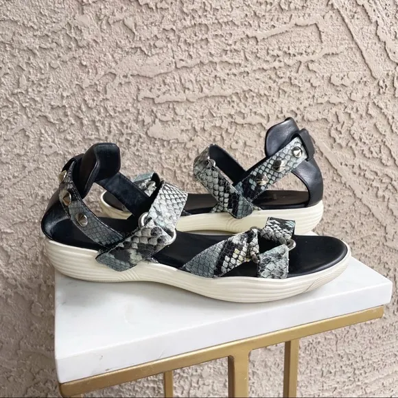 AQUATALIA Blue Snakeskin Leather Velcro Sandals