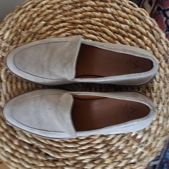 Aquatalia Womens Kelsey Tan/Taupe Suede lug Sole‎ Slip On Loafers Size 8.5