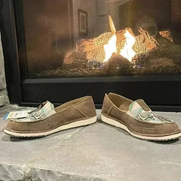 Ariat Cruiser Doe Camo print relaxed bark suede slip on loafers moc toe,EVA sole