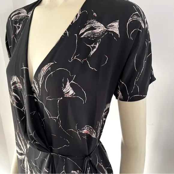Aritiza Babaton Women’s WALLACE DRESS Short Sleeve Black Floral Wrap Mini XS