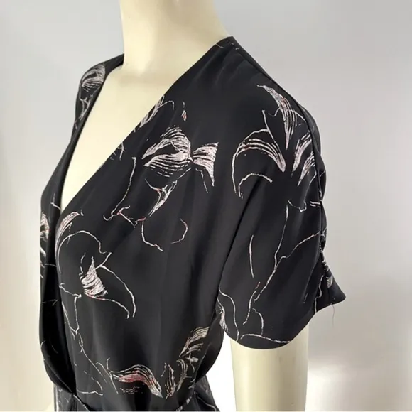 Aritiza Babaton Women’s WALLACE DRESS Short Sleeve Black Floral Wrap Mini XS