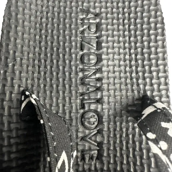 ARIZONA LOVE TREKKY FLAT SPARTIATE SANDALS IN BLACK BANDANA.    SZ: 42