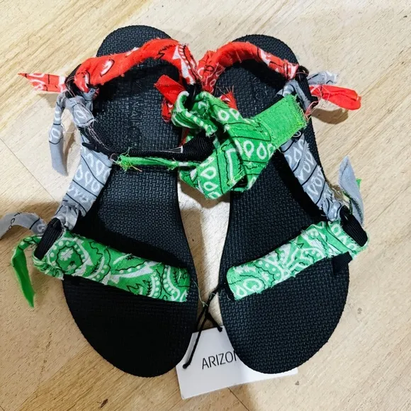 Arizona Love Trekky Mix BandanaSandal- Green, Red NEW